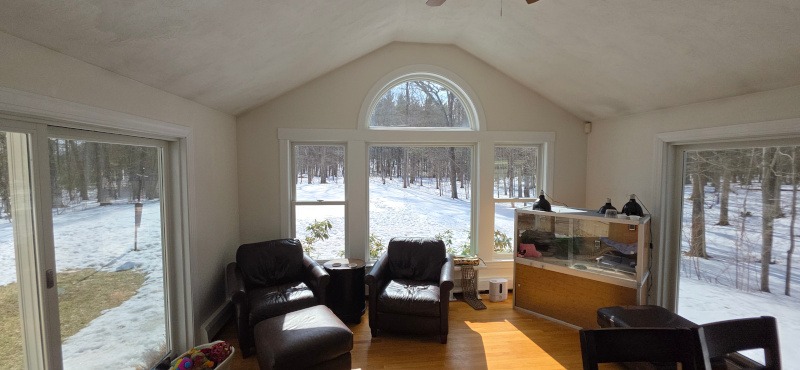 🏠 Interior Painting in Dunstable, MA We recently completed an interior painting job at this Dunstable residence — fresh walls and crisp trim that really make the colors pop throughout the home. At Cramb Painting Co., it’s all about clean lines, smooth finishes, and bringing each space to life.
