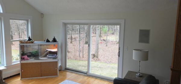 🏠 Interior Painting in Dunstable, MA We recently completed an interior painting job at this Dunstable residence — fresh walls and crisp trim that really make the colors pop throughout the home. At Cramb Painting Co., it’s all about clean lines, smooth finishes, and bringing each space to life.